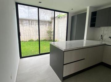 Casa de 3 habitaciones, Quito · Amplia Casa con Seguridad Dentro de Conjunto