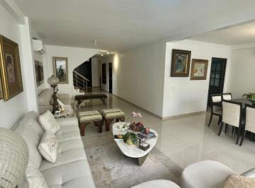 Casa de 3 habitaciones, Guayaquil · Casa Remodelada en Venta en Ciudad Celeste/samborondon