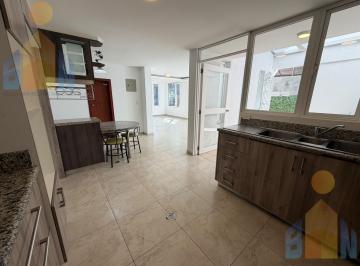 Casa · 170m² · 4 Habitaciones · 2 Estacionamientos · Casa en Renta (Arriendo) - Cumbayá