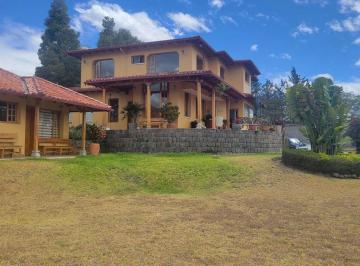 Casa de 4 habitaciones, Quito · Nayón Vendo Casa 4 Dorm. + Suit Independiente