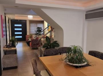 Casa · 180m² · 4 Habitaciones · 1 Estacionamiento · Ciuad Celeste - La Marina Casa en Venta.