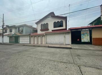 Casa · 225m² · 4 Habitaciones · 2 Estacionamientos · Vendo Casa en Vernaza Norte