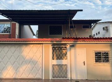 Casa · 185m² · 3 Habitaciones · 3 Estacionamientos · Vendo Casa en Samanes 6
