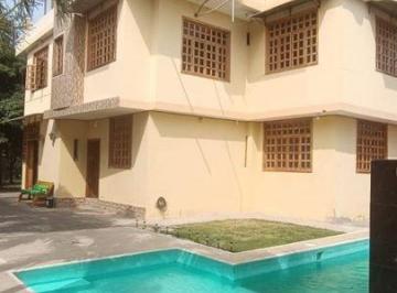 Casa · 400m² · 4 Habitaciones · Vendo Casa en Lotizacion Villa Marina, Manta - Manabi.