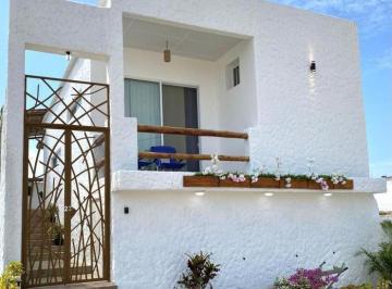 Casa · 225m² · 4 Habitaciones · Venta de Casa en Urb. Herradura del Mar, Santa Elena.