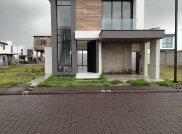 Casa · 235m² · 3 Habitaciones · 2 Estacionamientos · Vendo Casa de Estreno en Isla Celeste