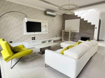 Casa · 200m² · 3 Habitaciones · 1 Estacionamiento · Alquilo Casa Amoblada en Isla Mocoli, Samborondon