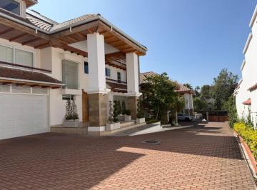 Casa de 3 habitaciones, Quito · Casa de 560 m² con 3 Dorm. en Renta Monteserrín Campo Alegre