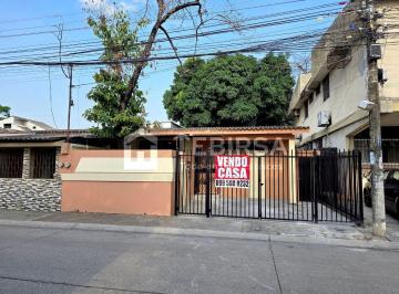 Casa de 3 habitaciones, Guayaquil · Casa en Venta de 1 Planta, 3 Dorm. y Garaje - Alborada 10 Ma Etapa, Frente a Parque Álamos Norte