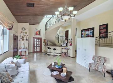 Casa de 5 habitaciones, Guayaquil · Casa en Cumbres Medias en Venta - Los Ceibos
