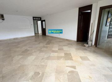 Casa de 4 habitaciones, Guayaquil · Cdla Los Ceibos Alquilo Casa 4 Dorm, 2 Parqueos, 350 m²