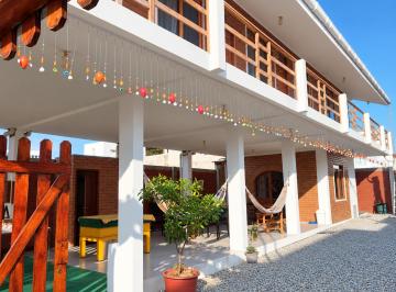 Casa de 5 habitaciones, Playas · En Venta Villa en Engabao Playas Villamil a Hora y Media de Guayaquil.