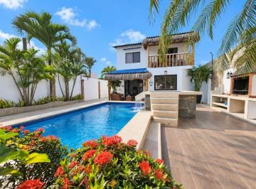 Casa de 3 habitaciones, Playas · Casa de Dos Pisos con Piscina y Jacuzzi a Pocos Pasos del Mar