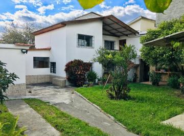 Casa · 410m² · 7 Habitaciones · 3 Estacionamientos · Jal. Venta Casa Rentera Guayllabamba o Familia Numerosas 7 Dorm.