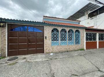 Casa de 3 habitaciones, Guayaquil · Casa en Venta en Excelente Ubicación – Av Benjamín Carrión | $130.000