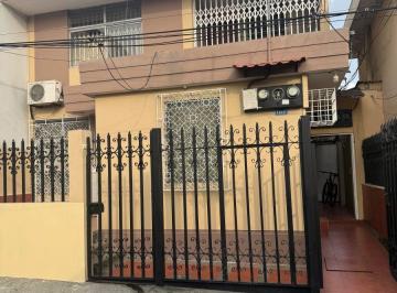 Suite de 1 habitación, Guayaquil · Urdesa Central Frente Al Parque de La Av Las Aguas Suite en Calle Privada
