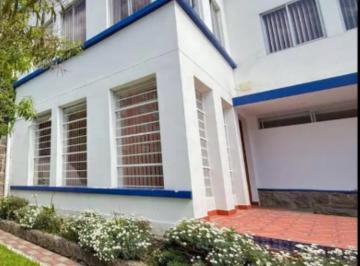 Casa de 3 habitaciones, Quito · Casa en Arriendo | Mariana de Jesús – Quito Norte - 220 m².