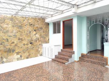 Casa · 260m² · 4 Habitaciones · 2 Estacionamientos · Casa en Venta, Independiente con 4 Dorm., La Kennedy, Sector California Alta