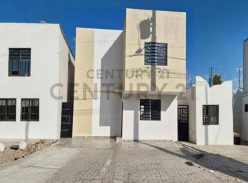 Casa · 96m² · 3 Habitaciones · 2 Estacionamientos · Casa en Venta en Urb. Villa Geranio, Karig