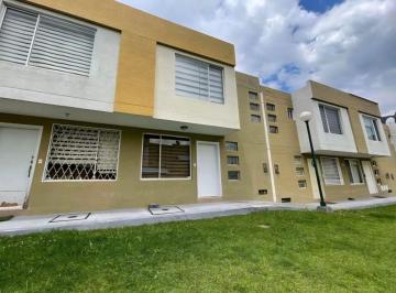 Casa de 3 habitaciones, Quito · Casa en Renta, Mirasierra