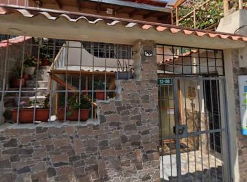 Casa de 10 habitaciones, Quito · Casa Rentera 4 Departamentos con Chimenea / Jardín del Valle - 8 Min El Trébol / $155.000