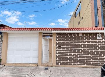 Casa de 2 habitaciones, Guayaquil · Elegante Villa en Venta en Alborada XIII Etapa
