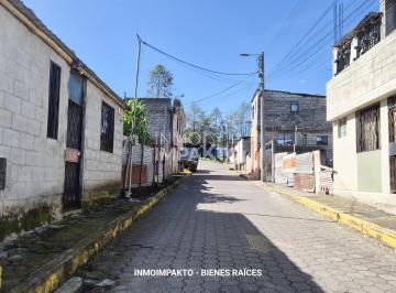 Casa · 203m² · 7 Habitaciones · 4 Estacionamientos · Casa en Venta Av Simón Bolívar Sur de Quito