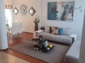 Casa de 3 habitaciones, Quito · Pomasqui, Vendo Hermosa Casa, 3 Dorm. con Baño C/u, 2 Garajes, Piscina, Jacuzzi, Gym, Cancha