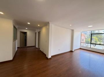 Departamento de 3 habitaciones, Cuenca · Departamento en Alquiler Sector Av 24 de Mayo