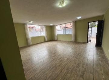 Departamento de 3 habitaciones, Quito · Renta Departamento 200 m² - 2 Patios Internos - Sector El Inca