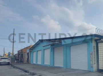 Casa · 246m² · 1 Habitación · 2 Estacionamientos · Oportunidad Inversión Esteros Vendo Casa Rentera Esquinera 5 Locales y 1 Dep Elm