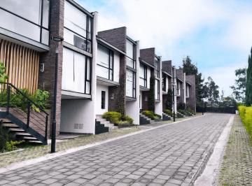 Casa · 185m² · 3 Habitaciones · 2 Estacionamientos · Casa en Venta 185 m² Sector Lumbisi 3 Hab. 2 Parqueaderos Seguridad 24/7