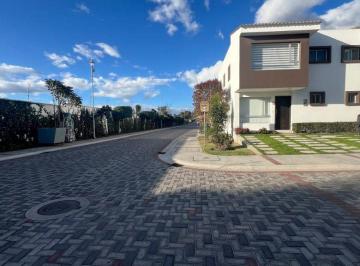 Casa de 3 habitaciones, Quito · Casa de Estilo Moderno, 155 m² con 3 Dorm. en Alquiler en Puembo, Cerca a Los Colegios.
