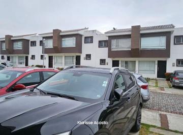 Casa de 3 habitaciones, Quito · Casa de Estilo Moderno, 155 m² con 3 Dorm. en Alquiler en Puembo, Cerca a Los Colegios.