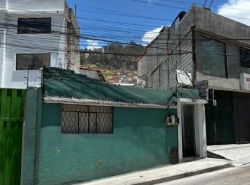 Casa de 4 habitaciones, Quito · Se Vende Casa con Local Comercial Dos Puentes