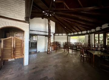 Local comercial · 1275m² · 10 Estacionamientos · Local Comercial en Puembo