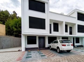 Fachada de la casa · Casa en Venta. 4 Habitaciones. 3 Pisos con Suite - Jacuzzi. por Estrenar