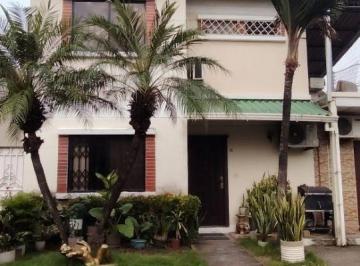 Casa de 3 habitaciones, Guayaquil · En Venta. Casa Esquinera en Samanes 5