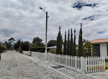 Terreno / Lote · 689m² · Malchingui Terreno de Venta en Urbanización Cerca a Guayllabamba
