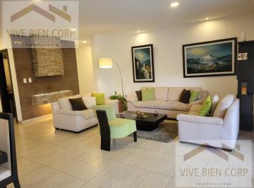 Departamento · 199m² · 1 Habitación · 2 Estacionamientos · Valle de Los Chillos Departamento con Balcón en Venta Dentro de Urbanización Sector Playa Chica