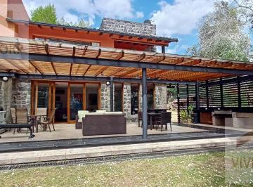 Casa · 575m² · 5 Habitaciones · 7 Estacionamientos · Casa de un Planta en Venta en El Club Los Chillos Valle de Los Chillos