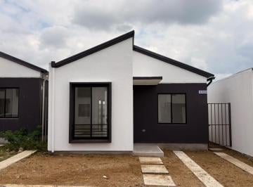 Casa · 40m² · 2 Habitaciones · 1 Estacionamiento · Casa en Venta, Urbanizacion Villa Blanca, Johr