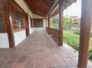 Casa de 4 habitaciones, Quito · Se Arrienda Casa Rústica de Una Planta en Tumbaco