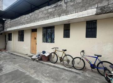 Casa de 7 habitaciones, Quito · Venta Casa Rentera Sector San Bartolo - La Magdalena