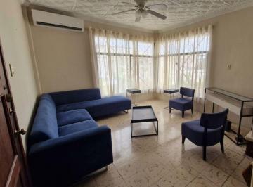 Casa de 5 habitaciones, Guayaquil · Urdesa Central Vendo. Casa Planta Baja. Dos Parqueos Cerrados
