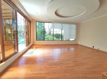 Casa · 270m² · 3 Habitaciones · 4 Estacionamientos · Casa en Monteserrín Campo Alegre, Frente Al Parque, Seguridad 24 Horas