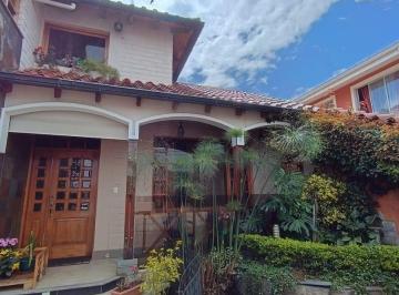 Casa de 4 habitaciones, Quito · Oportunidad de Venta en El Valle de Los Chillos Casa de 401 m
