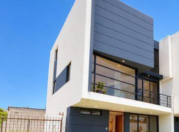 Casa de 4 habitaciones, Quito · ¡Se Renta Hermosa Casa en Capelo – Valle de Los Chillos!
