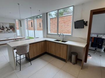 Casa de 3 habitaciones, Quito · En Venta Casa de Tres Dorm. en Urbanizacion 164 m² - Puembo