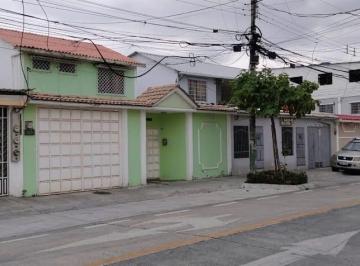 Casa · 190m² · 3 Habitaciones · 4 Estacionamientos · Casa en Venta – Samanes 5 - Amplia, Funcional y con Gran Potencial de Inversión Jims